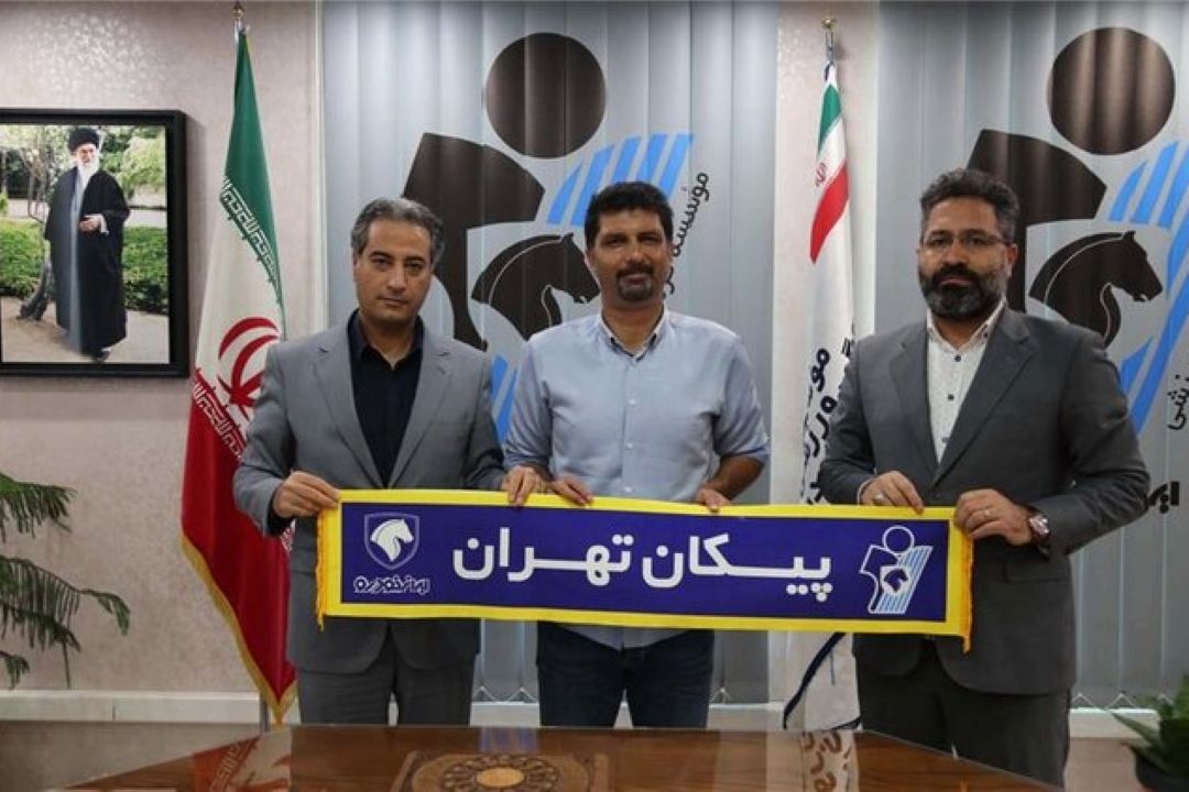 مجتبی حسینی سرمربی پیكان شد