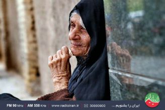 رادیو ایران در برنامه ای از تنهایی  سالمندان می گوید