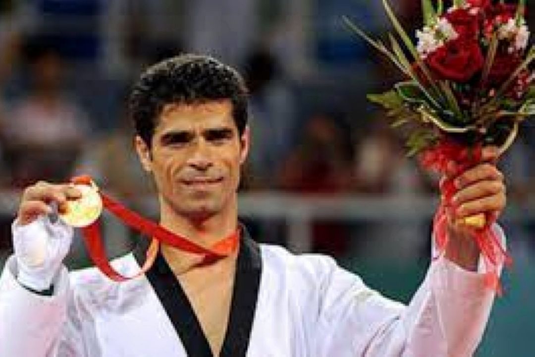 هادی ساعی سوار قطار صبا می شود