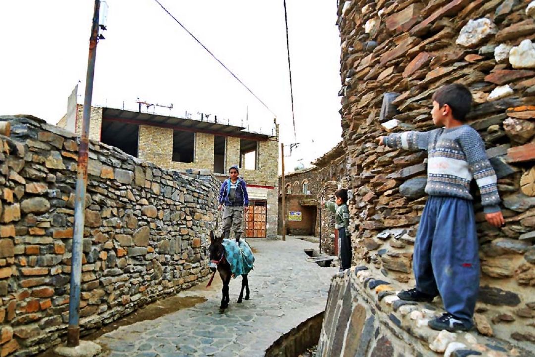 با روستای كنجینه بیشتر آشنا شوید